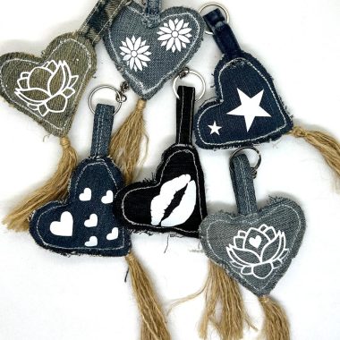 LLAVERO MEZCLILLA CORAZÓN ESTAMPADO