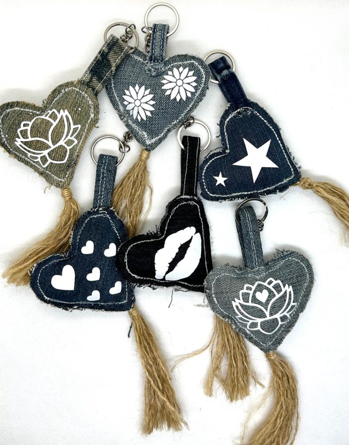 LLAVERO MEZCLILLA CORAZÓN ESTAMPADO