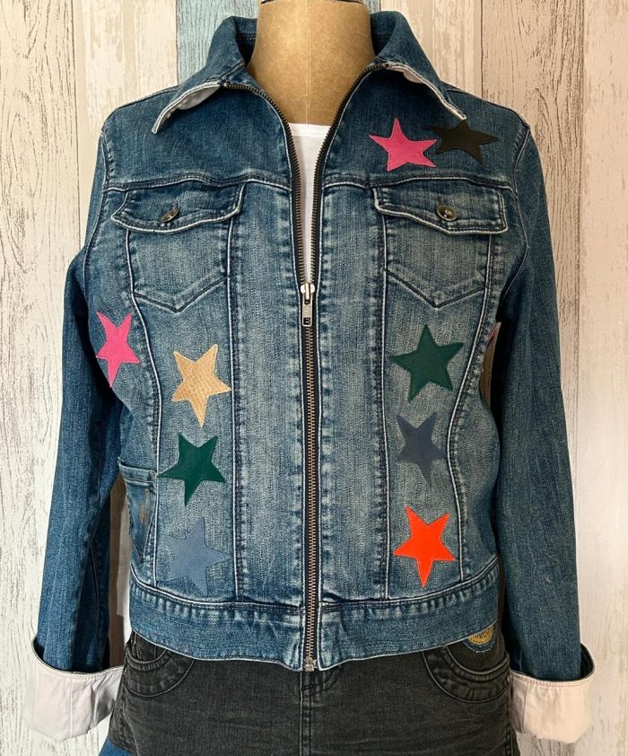 CHAQUETA CUSTOMIZADA ESTRELLAS COLORES T.M - Imagen 2