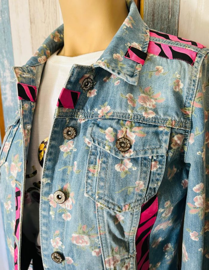 CHAQUETA CUSTOMIZADA M/LARGA FLORES T.S/M - Imagen 5